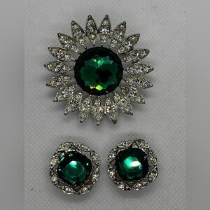 SARAH COVENTRY VINTAGE BROOCH